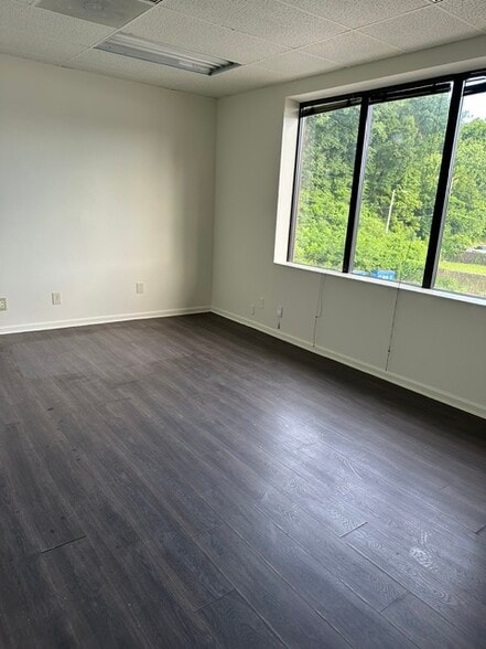 More Photos Of 4813 Nolensville Pike, Nashville Office For Lease