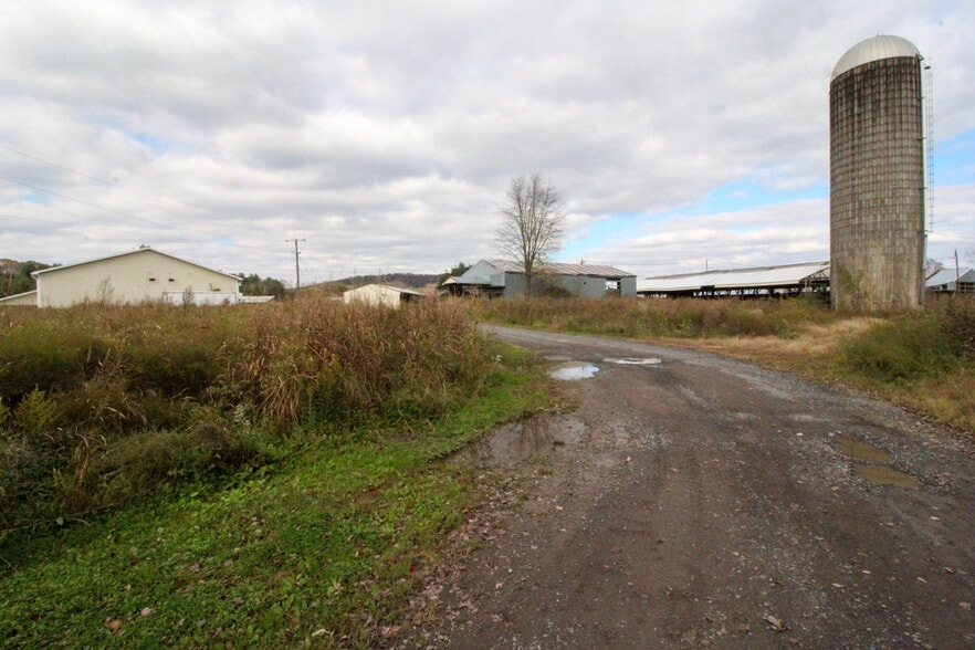 More Photos Of 16094 Evergreen Valley Rd, Timberville Specialty For Lease