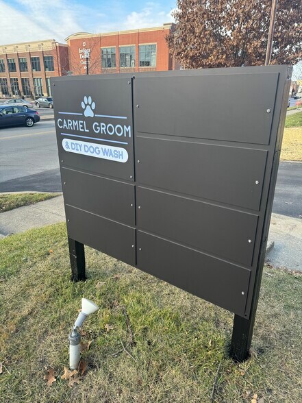 More Photos Of 231 S Rangeline Rd, Carmel Loft Creative Space For Lease