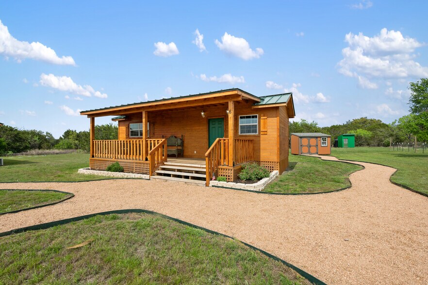 More Photos Of 212 Co 413 rd, Spicewood Hotel For Sale