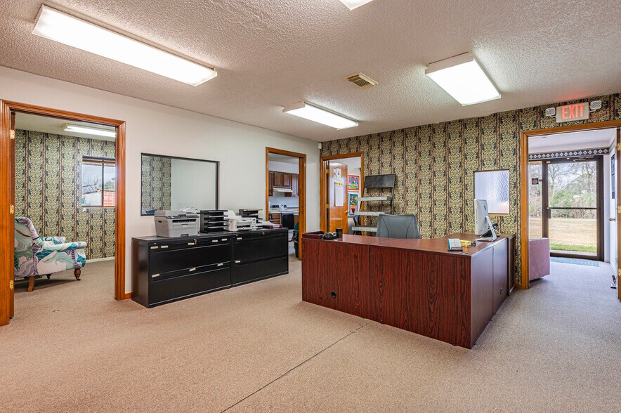 More Photos Of 1950 Oday Rd, Pearland Manufacturing For Sale