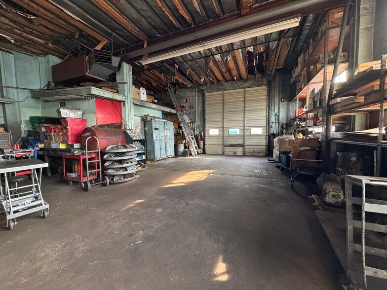 More Photos Of 937 Joyce Kilmer Ave, New Brunswick Auto Repair For Sale