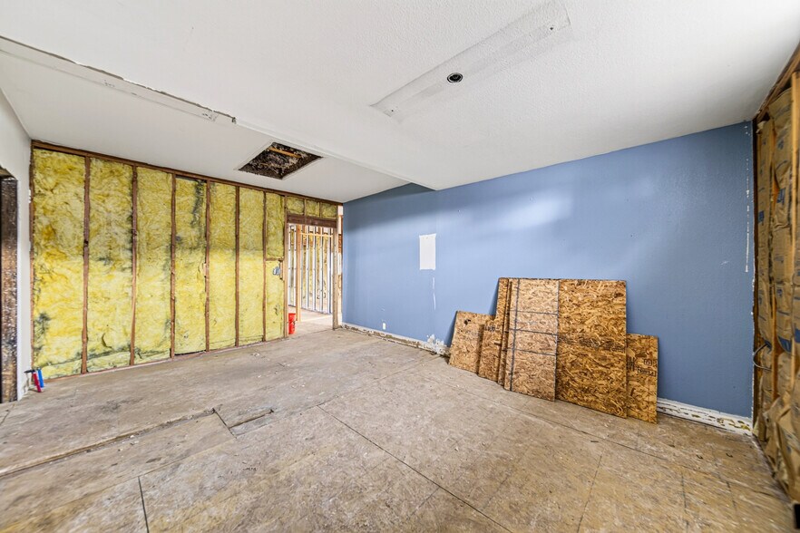 More Photos Of 123 2nd St, Elko Office For Sale