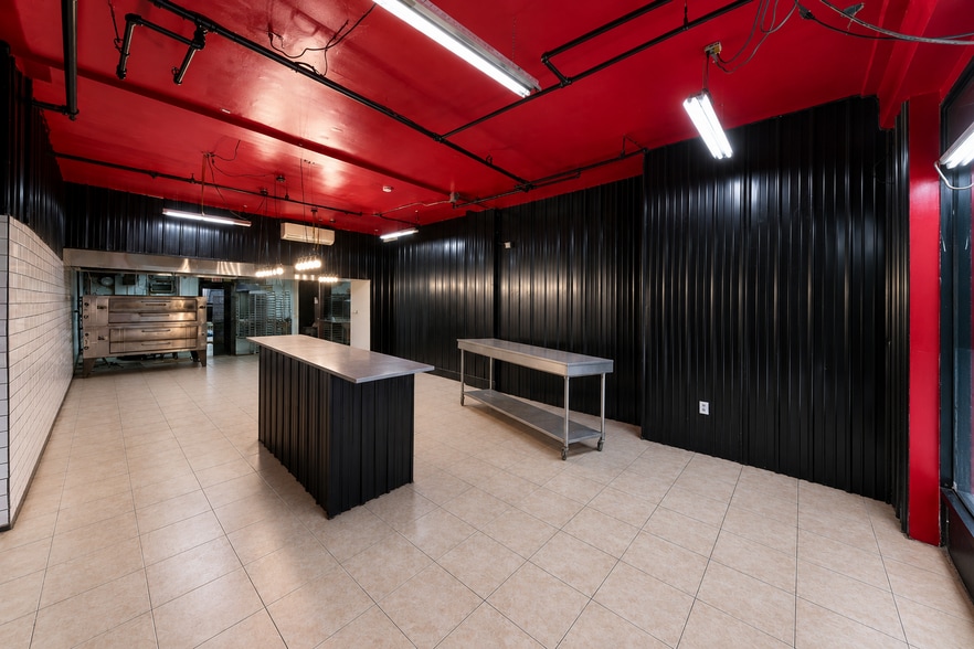 More Photos Of 1997-2013 Mcdonald Ave, Brooklyn Showroom For Lease