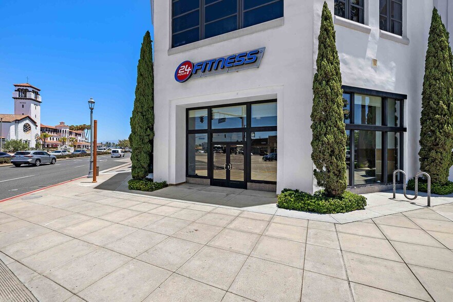 More Photos Of 1870 Harbor Blvd, Costa Mesa Storefront For Sale