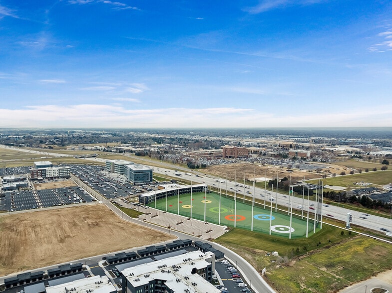 More Photos Of 1050 S Silverstone Way, Meridian Golf Course Driving Range For Sale