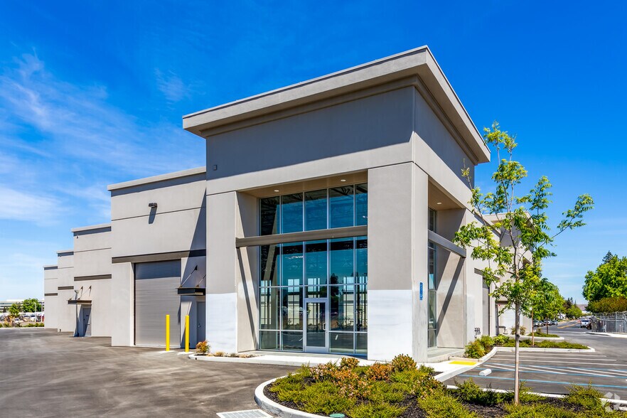 More Photos Of 2040 Commerce Ave, Concord Warehouse For Lease