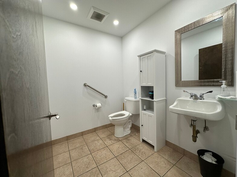 More Photos Of 340A 9th St, Brooklyn Healthcare For Lease