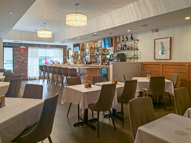 More Photos Of 2757 Long Beach Rd, Oceanside Storefront Retail Residential For Lease