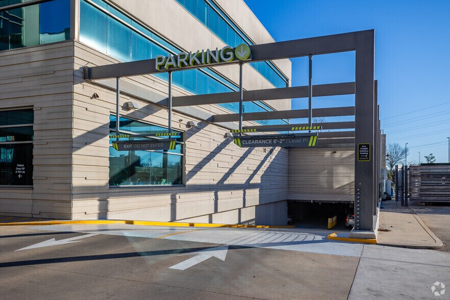 More Photos Of 8 City Blvd, Nashville Office For Lease