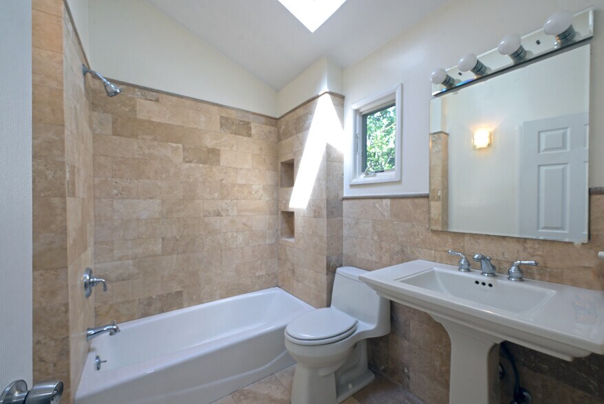 More Photos Of 2592 N Beachwood Dr, Los Angeles Multifamily For Sale