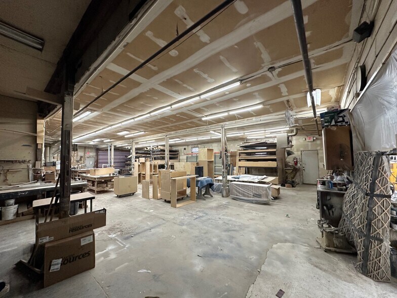 More Photos Of 3816 Grandview Ave, Gurnee Warehouse For Sale