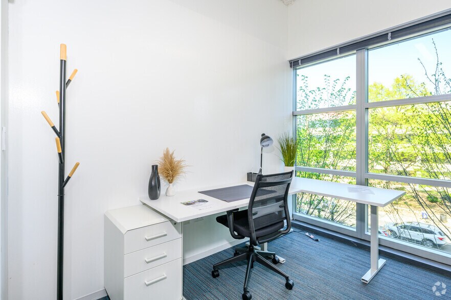 More Photos Of 800 Maine Ave SW, Washington Coworking Space