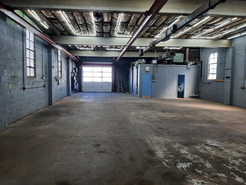 More Photos Of 11 Carnegie St, Linden Service For Lease