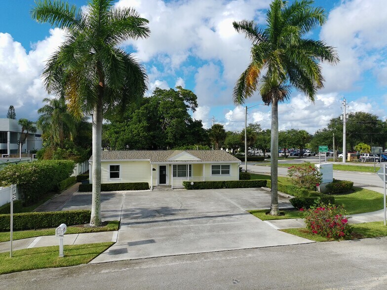More Photos Of 2718 Conroy Rd, West Palm Beach Office For Sale