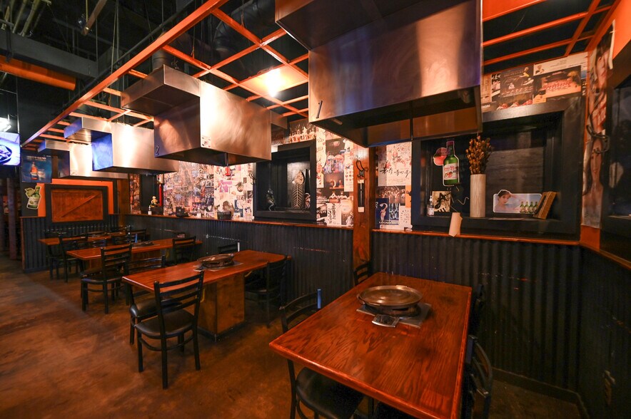 More Photos Of 8503 Baltimore Ave, College Park Restaurant For Lease