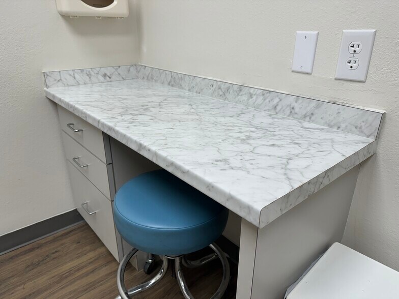 More Photos Of 2503 N US Highway 281, Marble Falls Medical For Lease