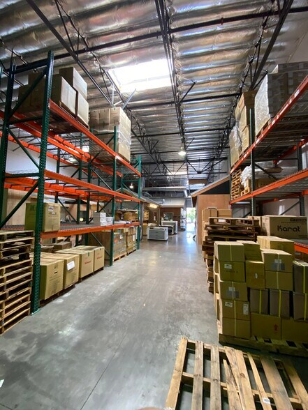 More Photos Of 7107-7139 Telegraph Rd, Montebello Warehouse For Sale