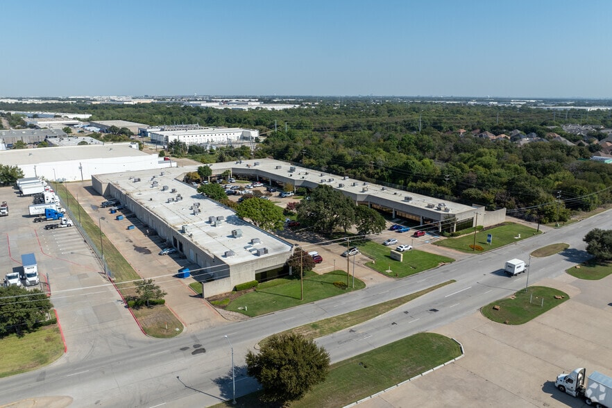 More Photos Of 1517 W Carrier Pky, Grand Prairie Research And Development For Lease