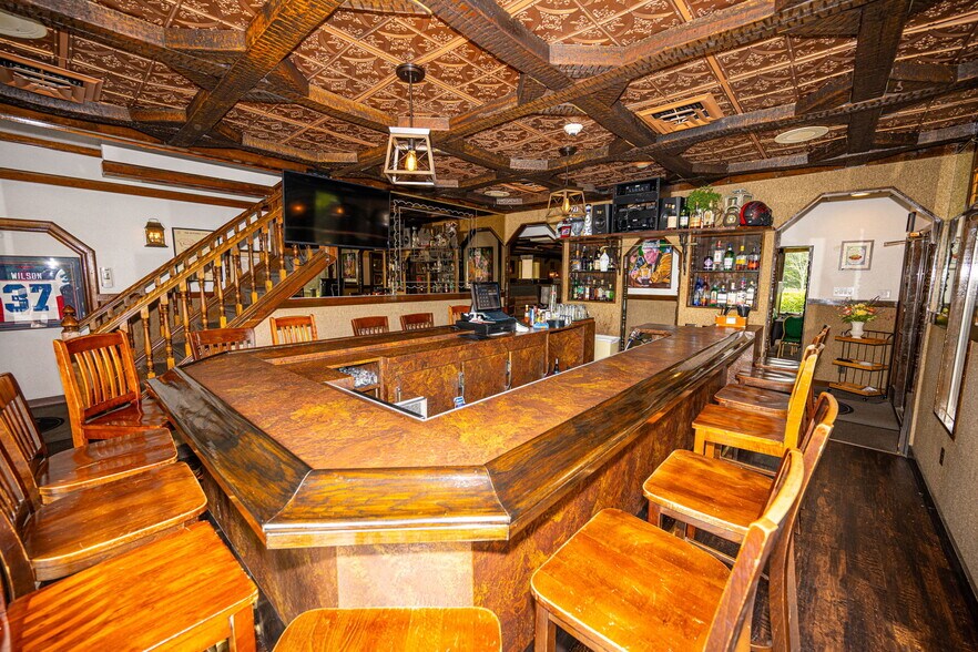 More Photos Of 3365 Abbott Rd, Orchard Park General Retail For Sale