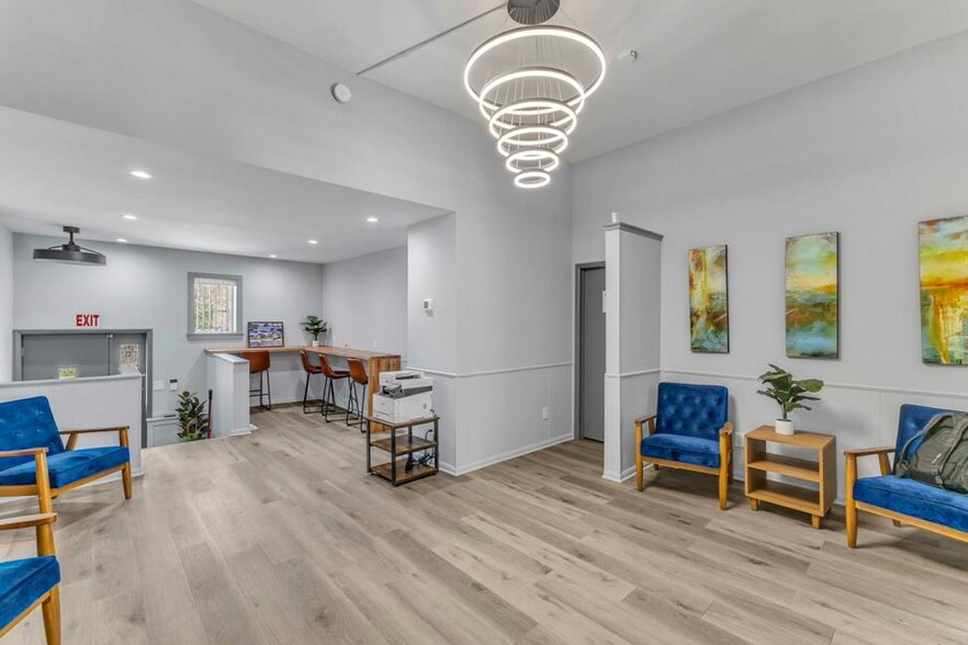 More Photos Of 18515-18519 Underwood Ave, Cleveland Office For Sale