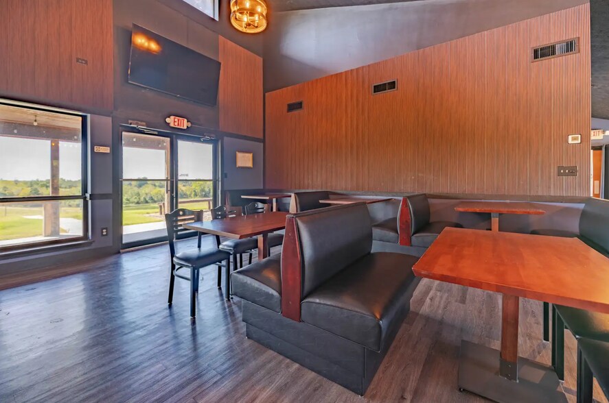 More Photos Of 245 Tanglewood Ct, Taylorsville General Retail For Sale