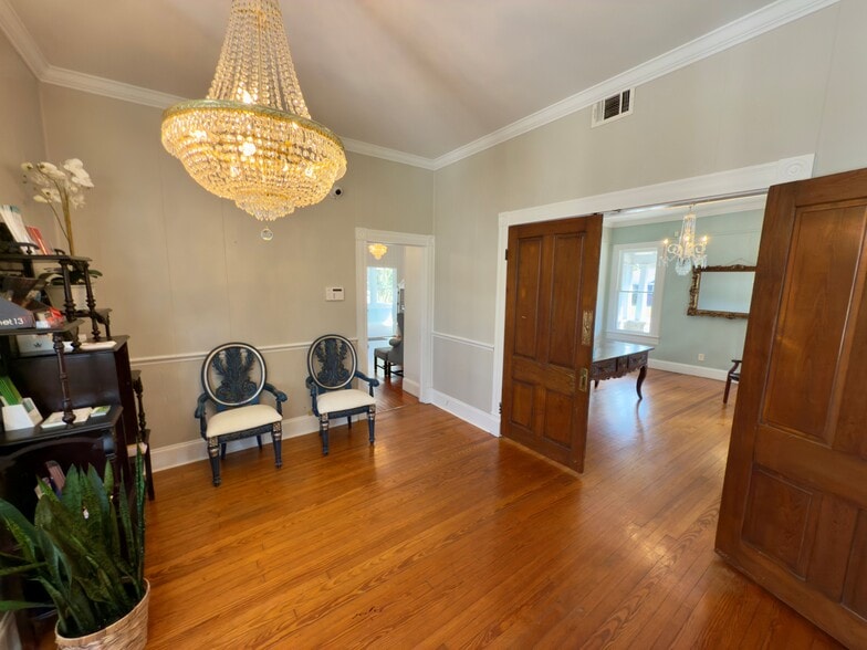 More Photos Of 824 E La Rua St, Pensacola Freestanding For Sale