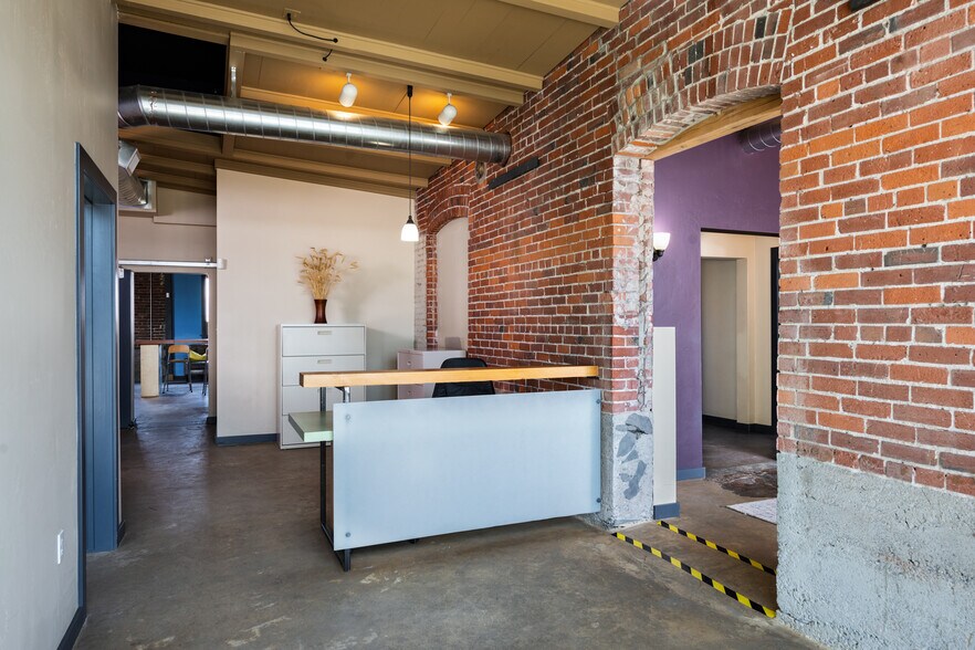 More Photos Of 429-431 E Sprague Ave, Spokane Freestanding For Lease