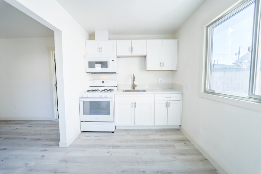 More Photos Of 1227 Coolidge Ave, National City Apartments For Sale