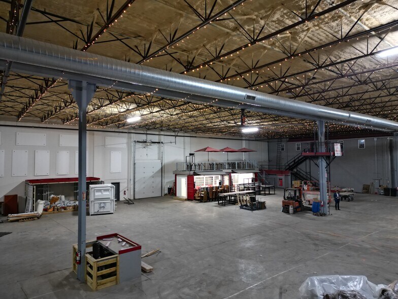 More Photos Of 1450 E Walnut St, Lancaster Warehouse For Sale