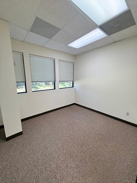 More Photos Of 1408 Fort Crook Rd, Bellevue Office For Sale