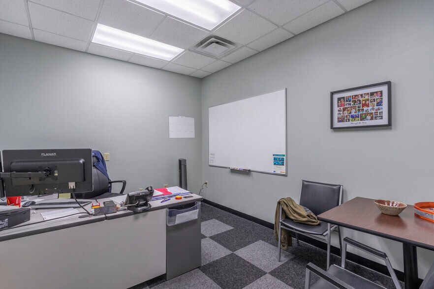 More Photos Of 5095 Crookshank Rd, Cincinnati Light Manufacturing For Sale