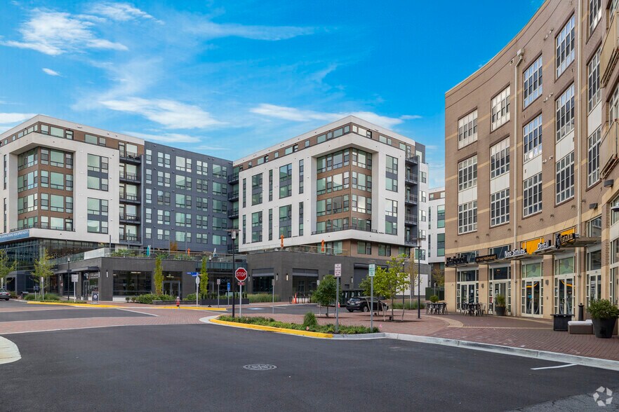 More Photos Of 2323 Dulles Station Blvd, Herndon Apartments For Lease