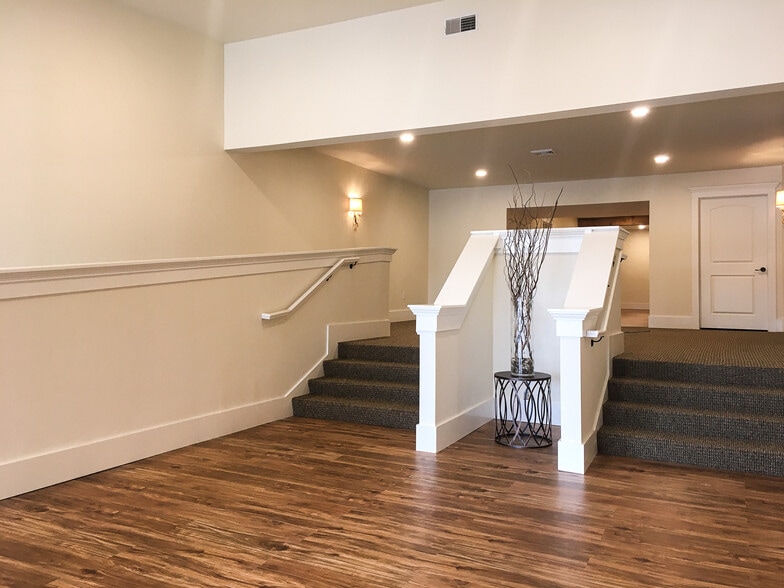 More Photos Of 955 W Main St, Mount Joy Storefront Retail Office For Lease