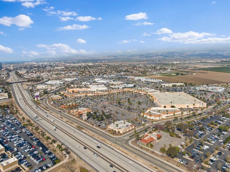 More Photos Of 2801 Paseo Mercado, Oxnard Freestanding For Sale