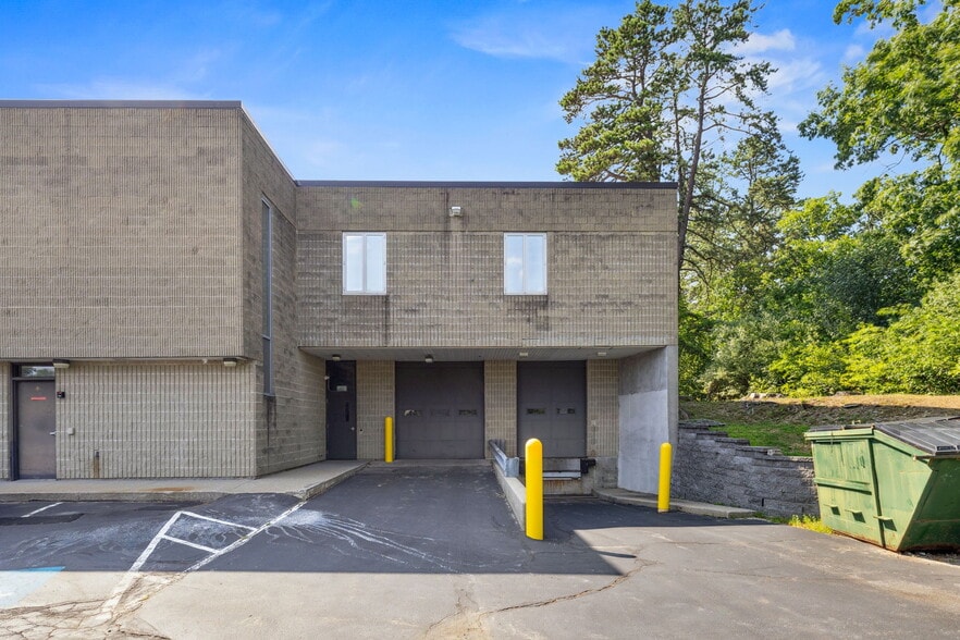 More Photos Of 175 Amherst St, Nashua Freestanding For Lease