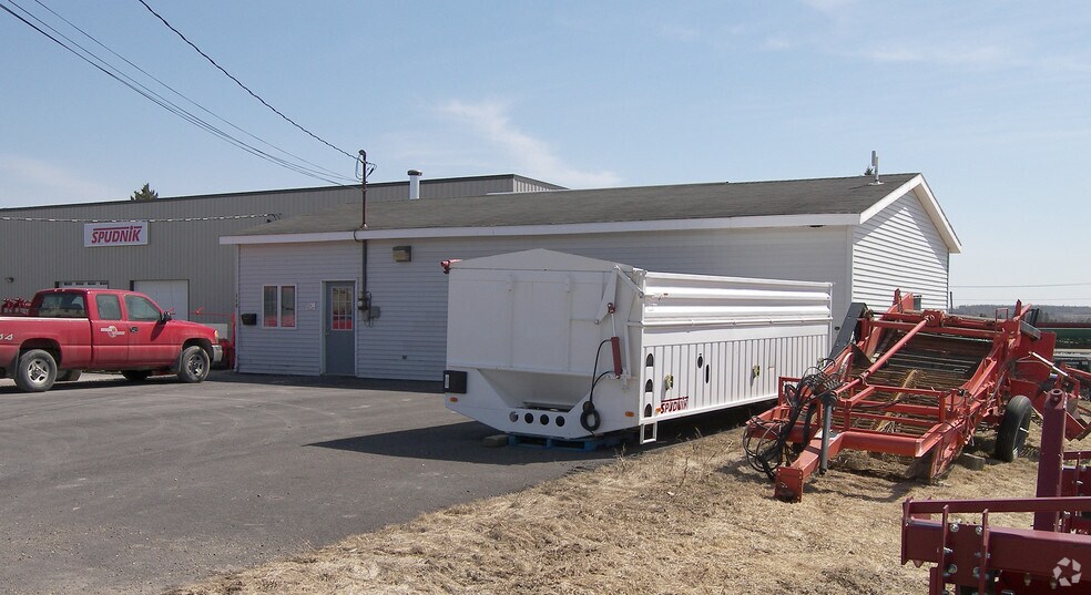 More Photos Of 110 Airport Dr, Presque Isle Service For Lease