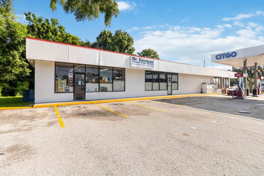 More Photos Of 8431-8433 E Colonial Dr, Orlando Service Station For Lease