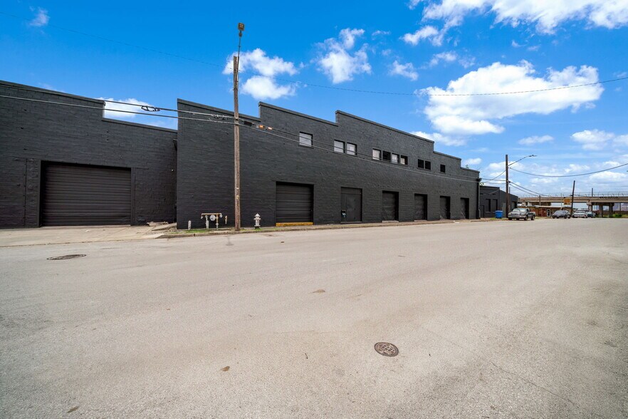 More Photos Of 200 Seguin St, San Antonio Manufacturing For Lease