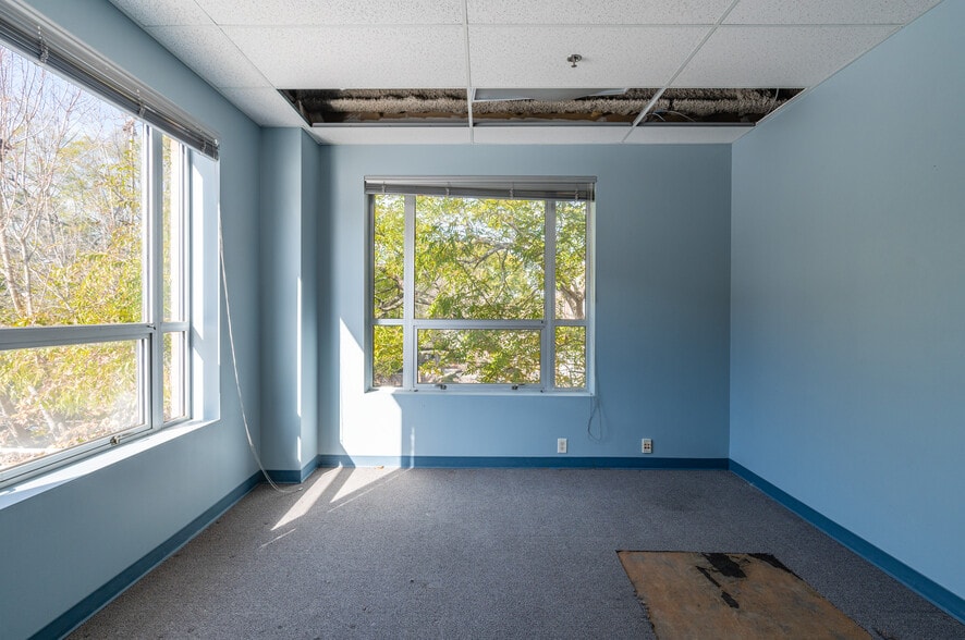 More Photos Of 308 W Rosemary St, Chapel Hill Office For Lease