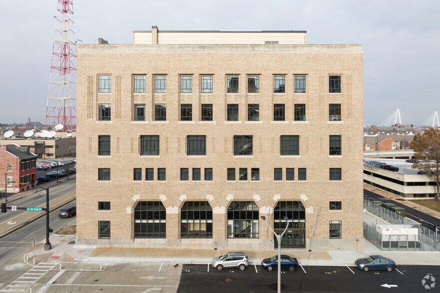 More Photos Of 900 N Tucker Blvd, Saint Louis Office For Lease