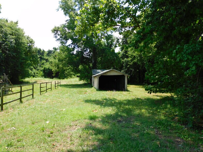 More Photos Of 530 Summit dr, South Boston Warehouse For Sale