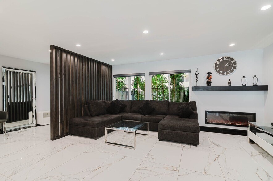 More Photos Of 4405 Ventura Canyon Ave, Sherman Oaks Apartments For Sale