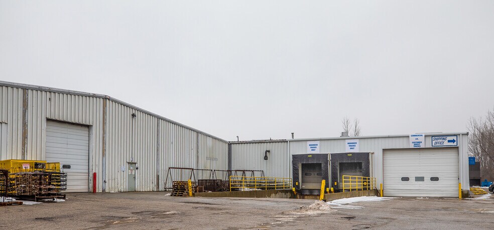 More Photos Of 2200 Empire Ave, Benton Harbor Warehouse For Lease