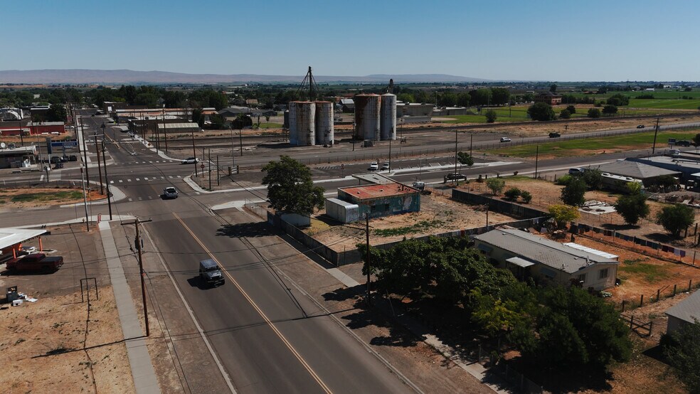 More Photos Of 404 South St, Mabton Service Station For Sale
