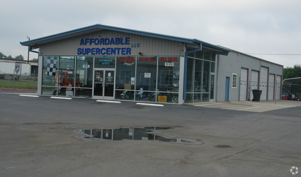 More Photos Of 975-979 E Liberty St, York Auto Dealership For Sale