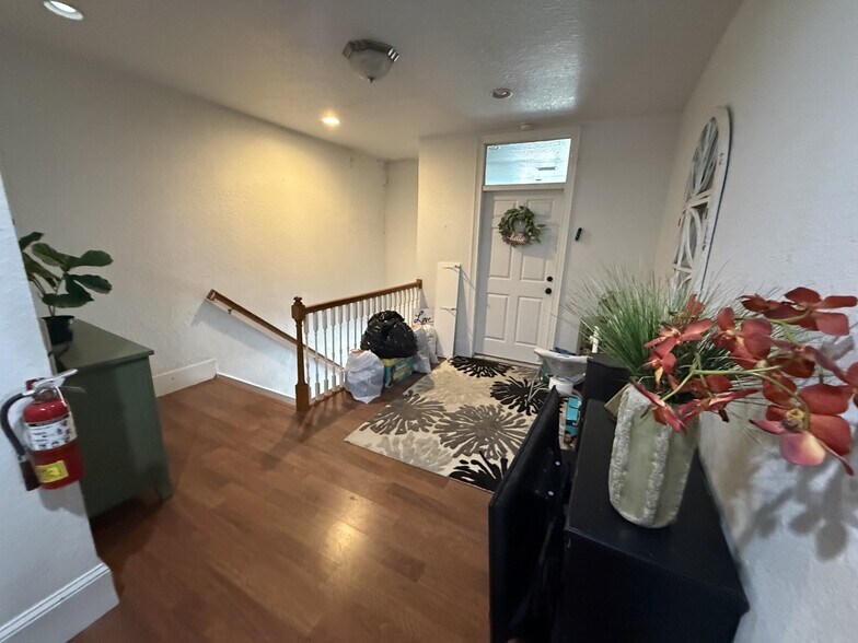 More Photos Of 21 Main St, Titusville General Retail For Sale