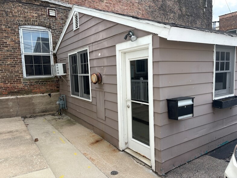 More Photos Of 6 W 1st St, Hinsdale Storefront Retail Office For Lease