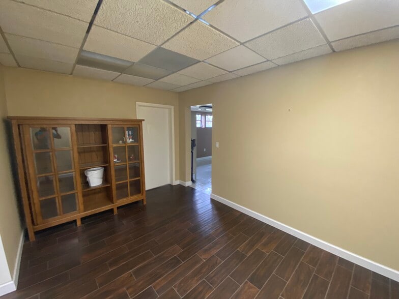 More Photos Of 1952 Bayshore Blvd, Dunedin Medical For Lease