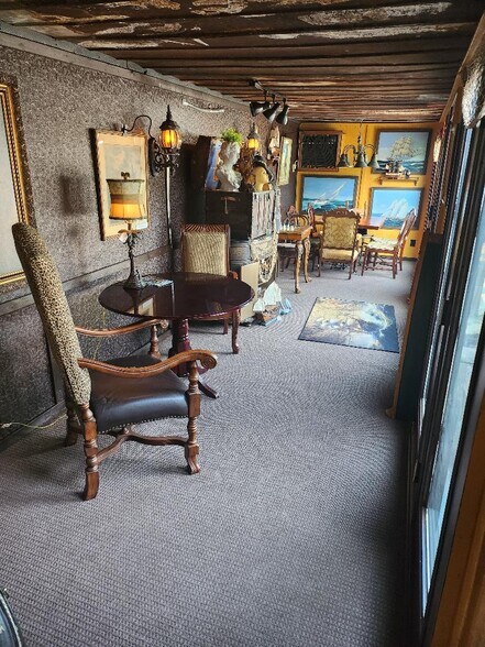 More Photos Of 1378 Main St, Little Mountain Freestanding For Sale